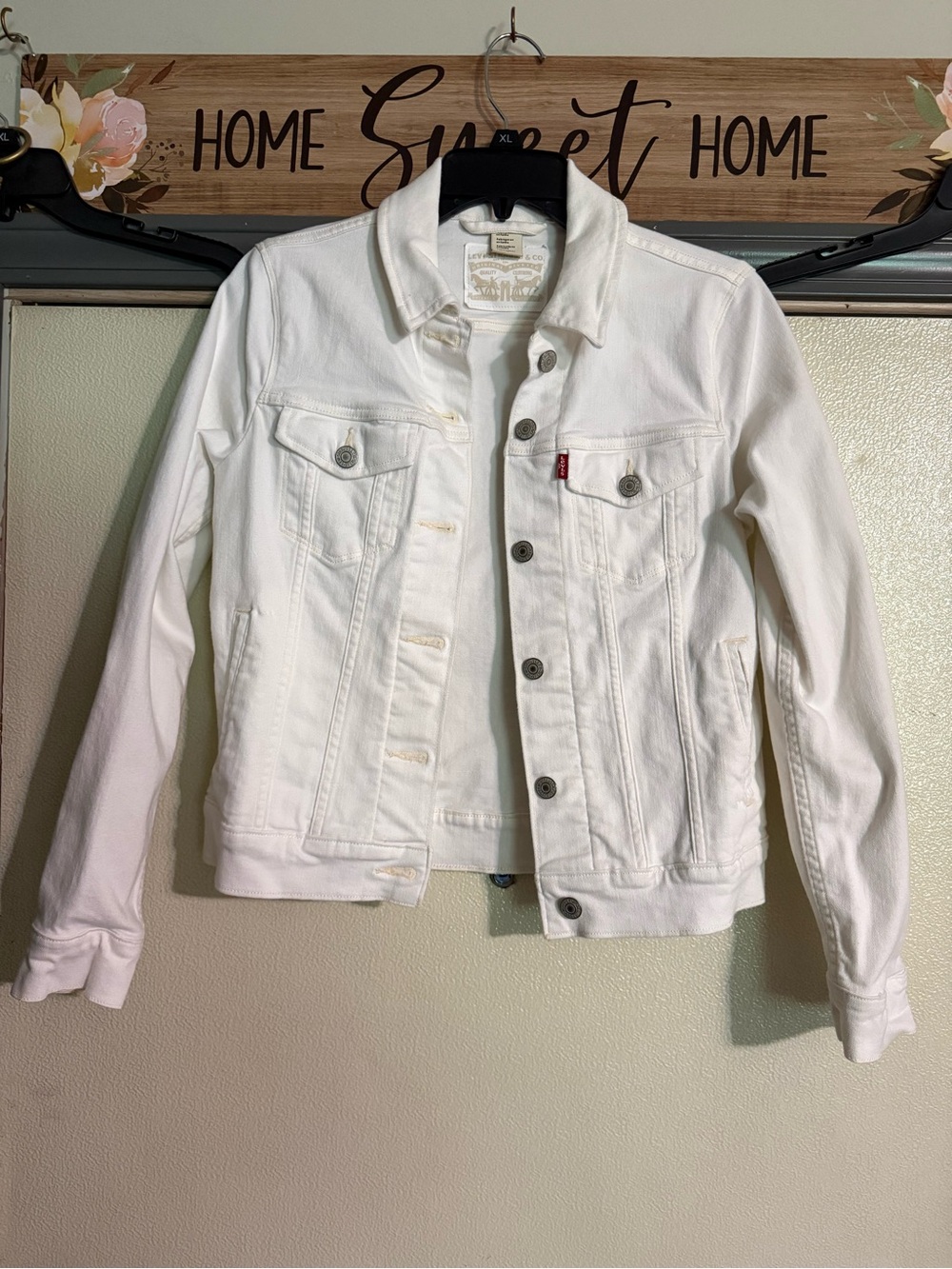 Levi's White Denim Trucker Jacket with Classic Fit